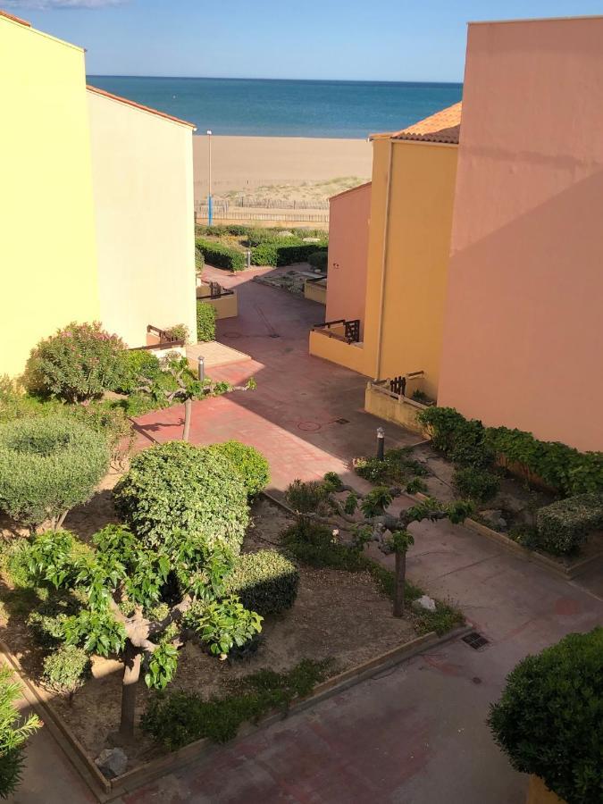 Appartement Bord De Mer Saint Pierre La Mer מראה חיצוני תמונה