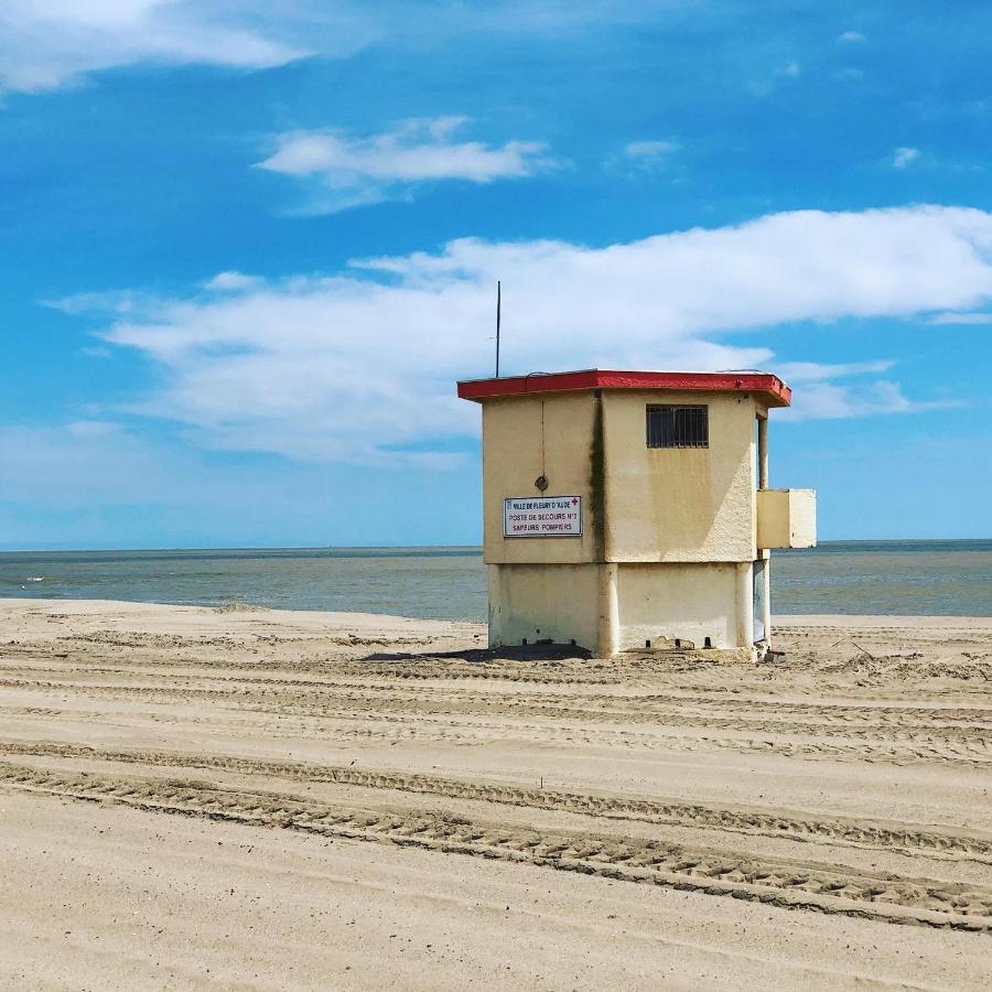 Appartement Bord De Mer Saint Pierre La Mer מראה חיצוני תמונה