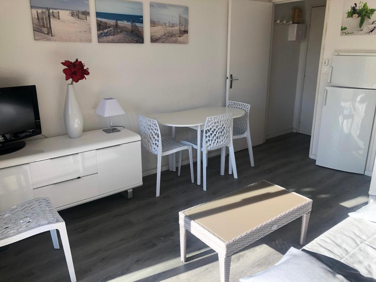Appartement Bord De Mer Saint Pierre La Mer מראה חיצוני תמונה